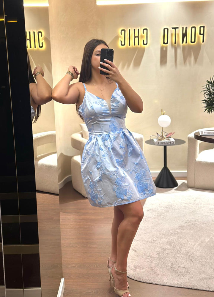 VESTIDO AZUL COM PADRÃO FLORAL RINASCIMENTO