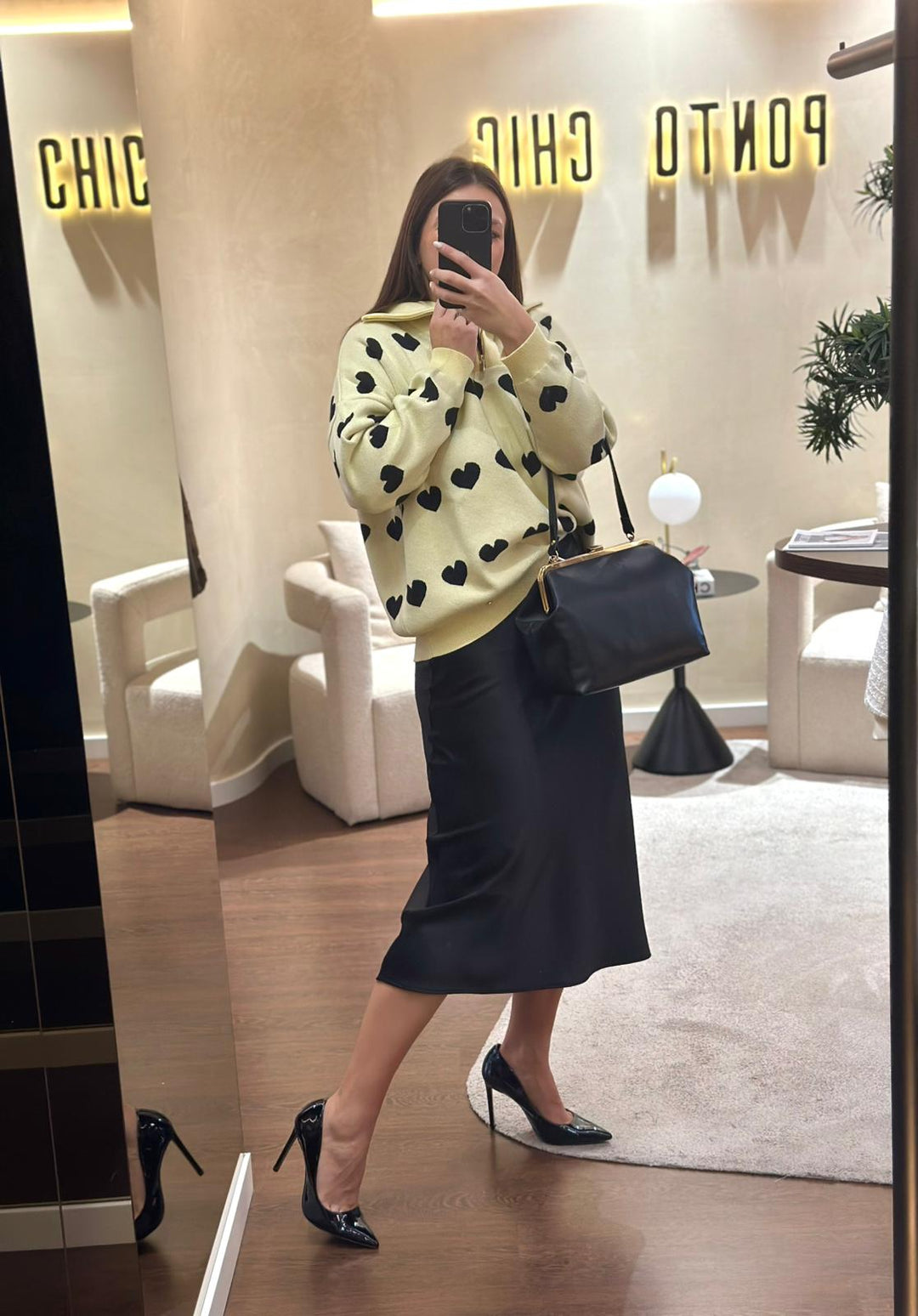 CAMISOLA AMARELA MANTEIGA COM CORAÇÕES RUGA
