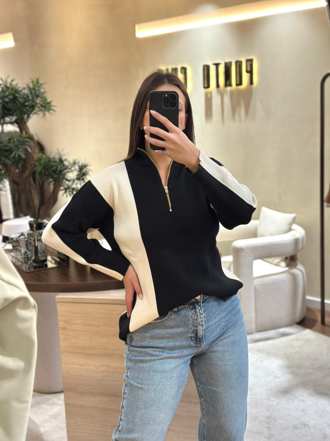 CAMISOLA BICOLOR CANELADA COM FECHO FRONTAL RUGA