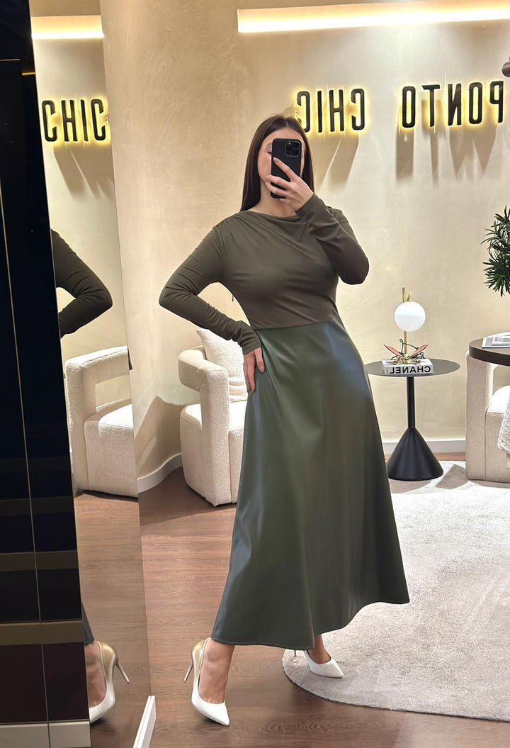 VESTIDO VERDE COM PARTE INFERIOR EM EFEITO PELE IMPERIAL