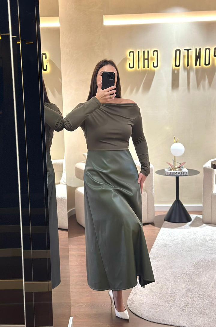 VESTIDO VERDE COM PARTE INFERIOR EM EFEITO PELE IMPERIAL