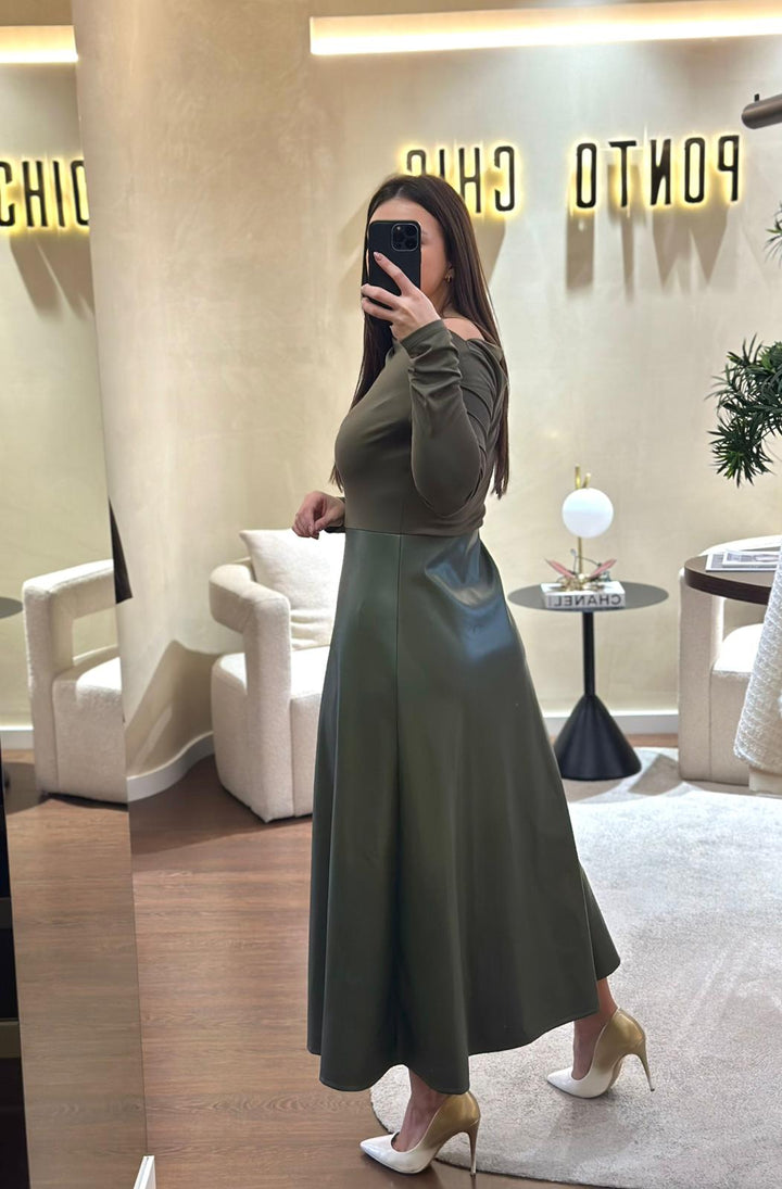 VESTIDO VERDE COM PARTE INFERIOR EM EFEITO PELE IMPERIAL