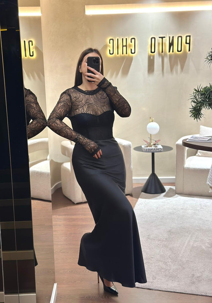 VESTIDO PRETO COM RENDA E SAIA ACETINADA IMPERIAL