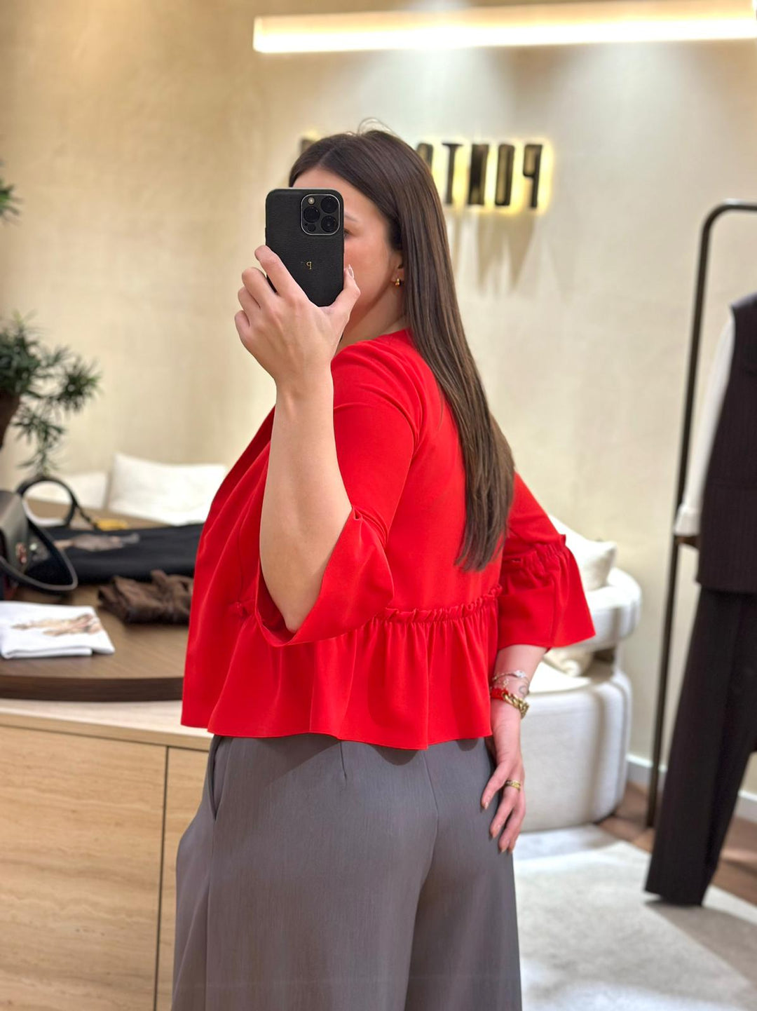CASACO VERMELHO COM FOLHO SILVINA CAMPOS