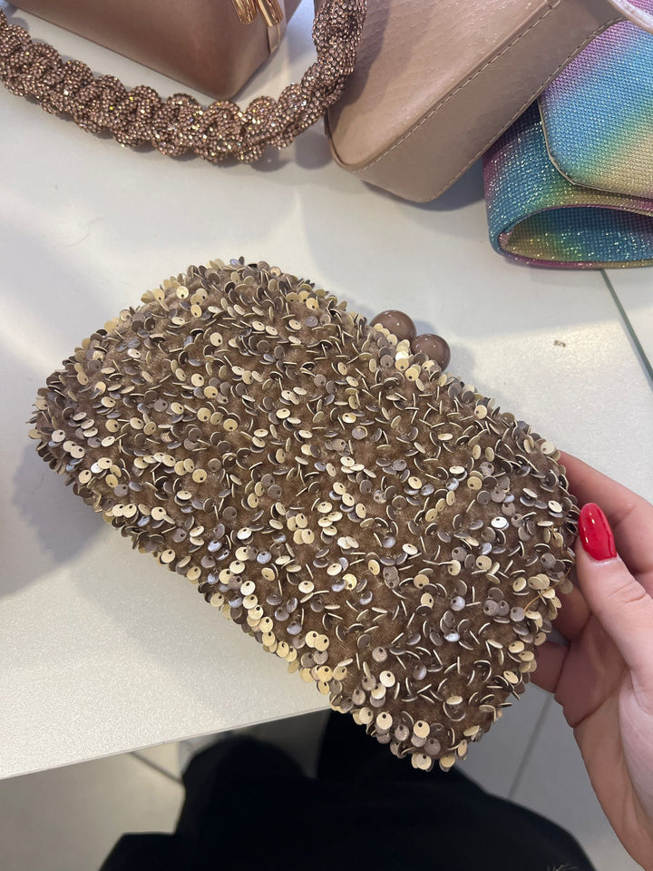 CLUTCH DE VELUDO COM LANTEJOULAS TAUPE PONTO CHIC