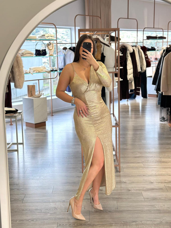VESTIDO DOURADO COM BRILHO E DRAPEADO RINASCIMENTO