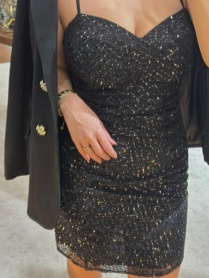 VESTIDO PRETO DE LANTEJOULAS RINASCIMENTO
