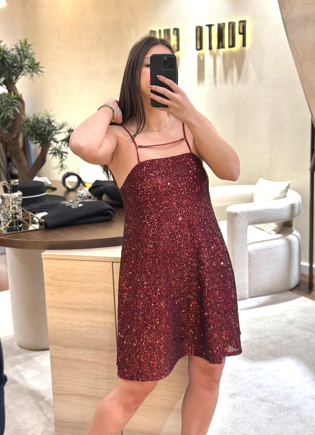 VESTIDO BORDEAUX DE LANTEJOULAS IMPERIAL