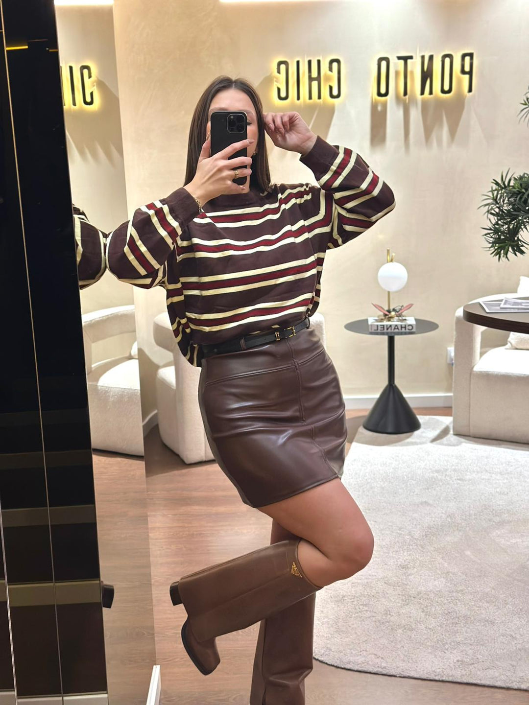 CAMISOLA CASTANHA COM RISCAS CREME E BORDÔ PONTO CHIC