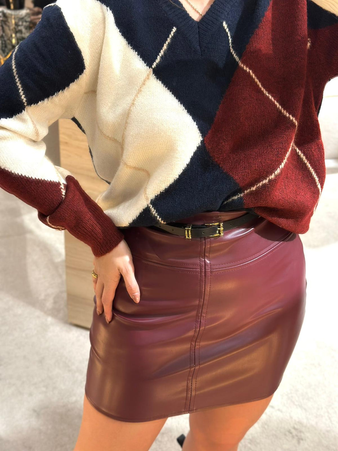 SAIA EM ECOPELE BORDEAUX PONTO CHIC