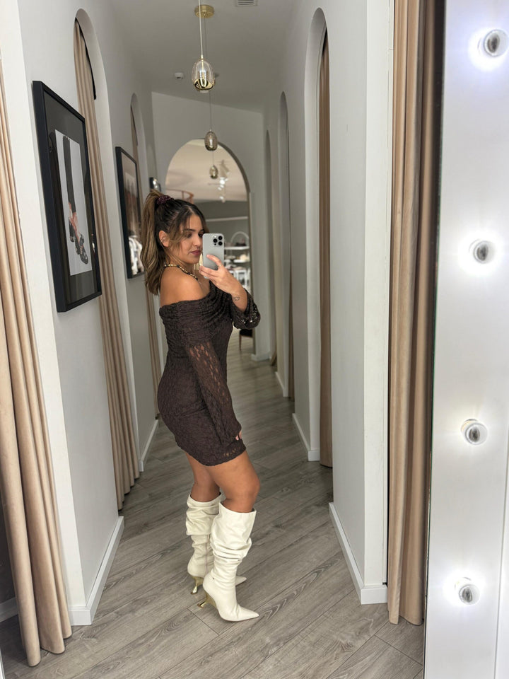 VESTIDO DE RENDA CASTANHO OMBRO A OMBRO PONTO CHIC