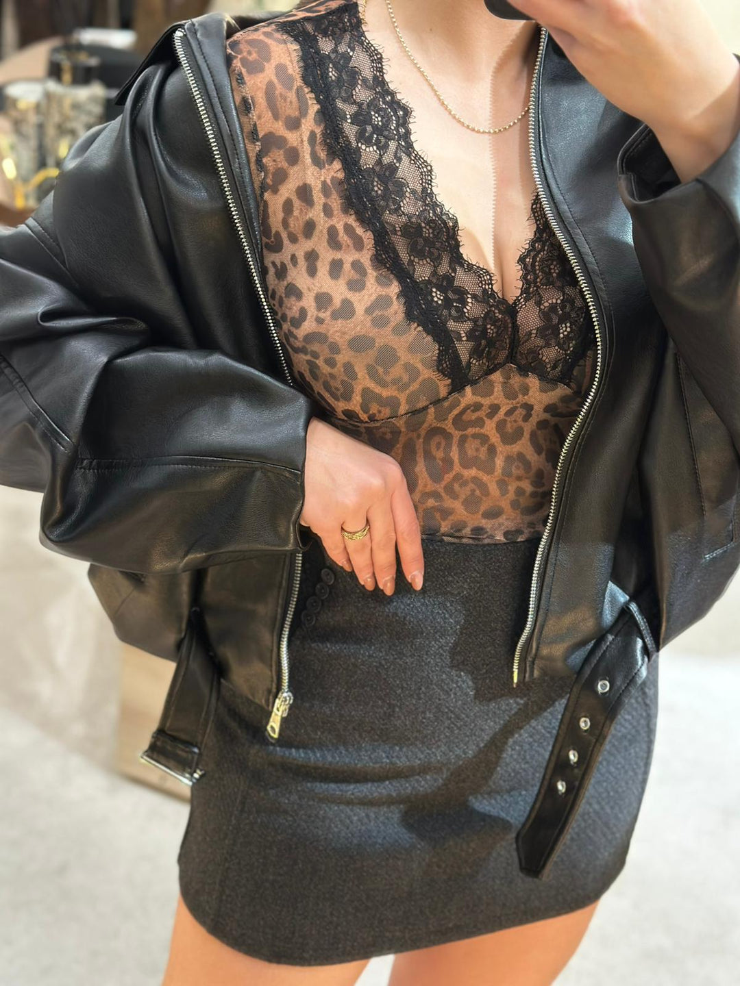 BODY ANIMAL PRINT COM RENDA PONTO CHIC