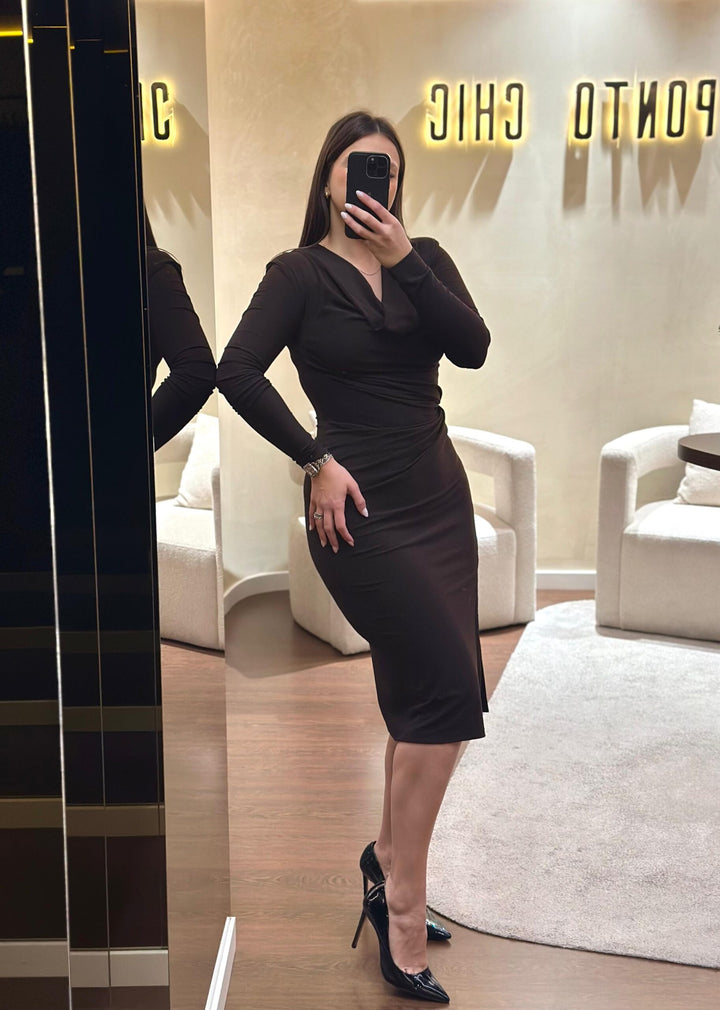 VESTIDO CASTANHO DRAPEADO PONTO CHIC