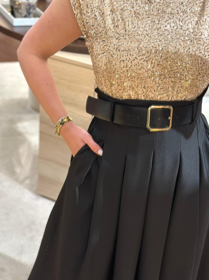 VESTIDO DE LANTEJOULAS DOURADO PONTO CHIC