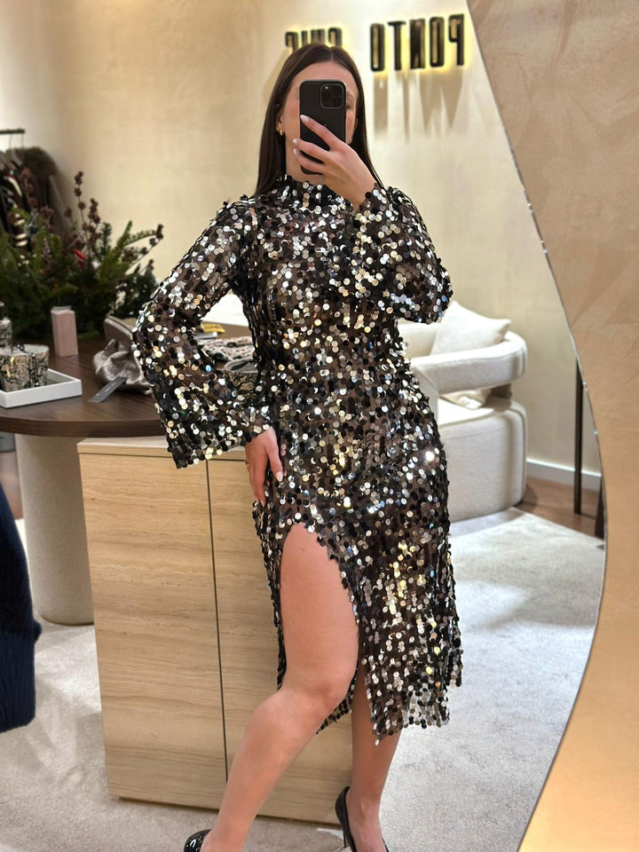 VESTIDO LONGO PRETO DE LANTEJOULAS PONTO CHIC