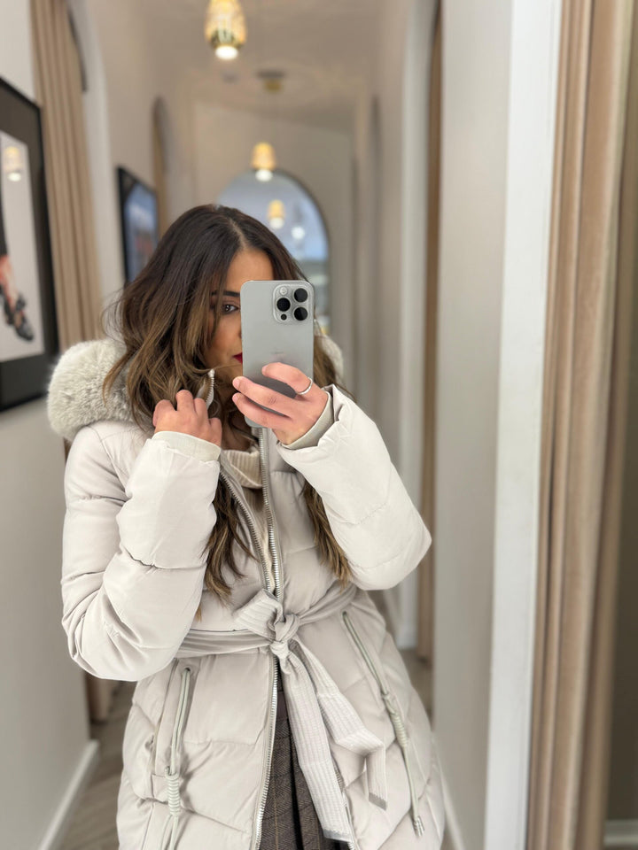 CASACO ACOLCHOADO BEGE COM PELO PONTO CHIC