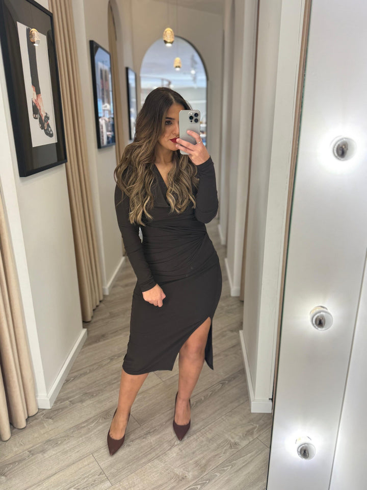 VESTIDO CASTANHO DRAPEADO PONTO CHIC