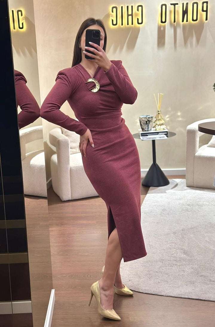 VESTIDO DRAPEADO COM FIVELA DOURADA BORDO PONTO CHIC