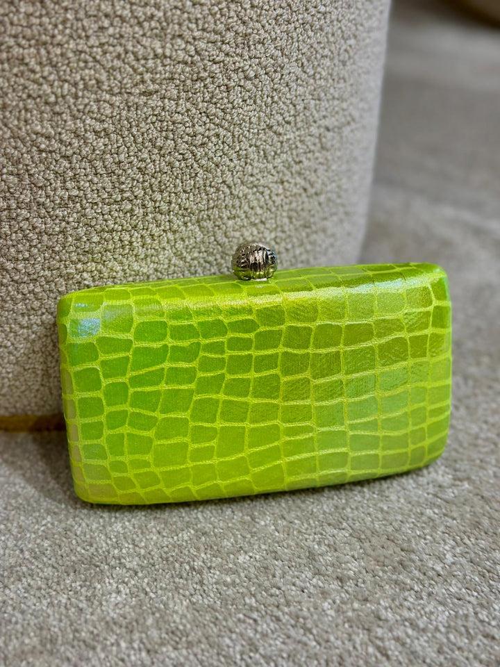 CLUTCH EFEITO CROCO LIME PONTO CHIC