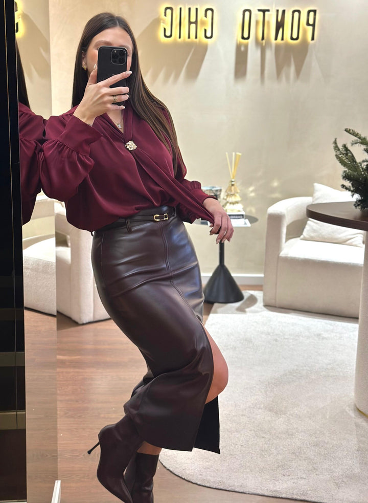 BLUSA BORDÔ COM APLICAÇÃO DOURADA PONTO CHIC