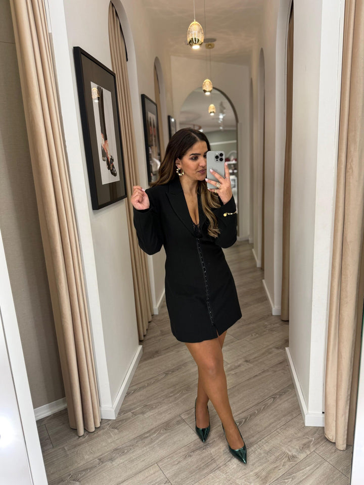 VESTIDO PRETO ESTILO BLAZER COM FECHO FRONTAL IMPERIAL
