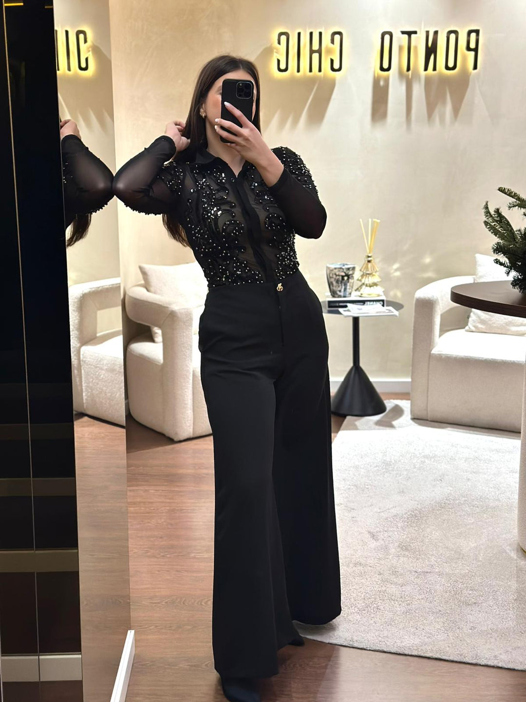 CALÇA PRETA COM BOTÃO DOURADO PONTO CHIC