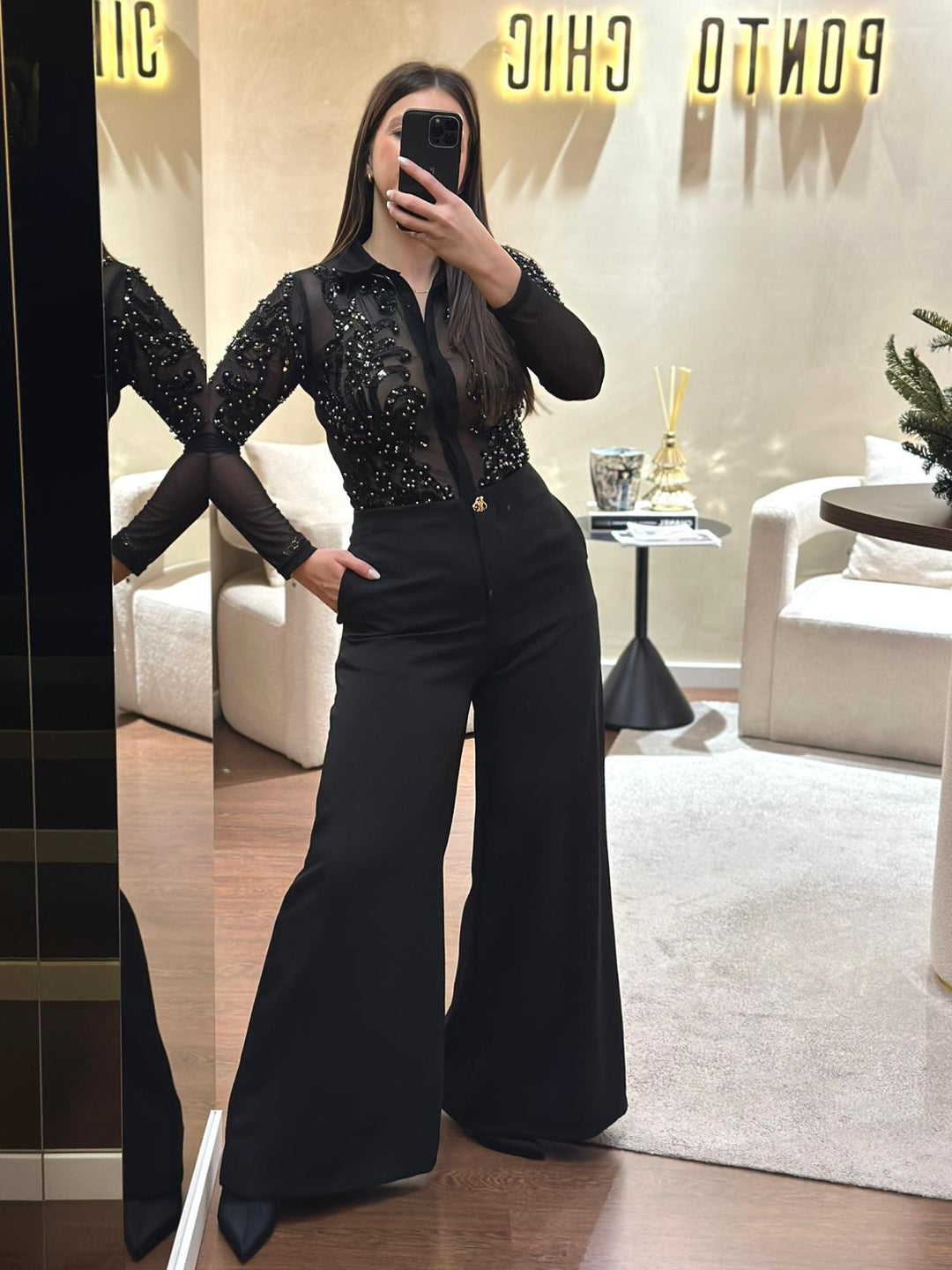 CALÇA PRETA COM BOTÃO DOURADO PONTO CHIC