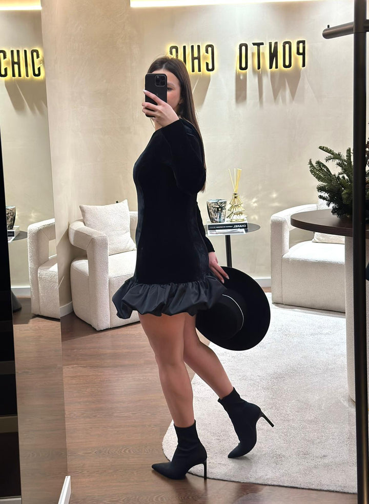 VESTIDO DE VELUDO COM FOLHO NA BAINHA PRETO RINASCIMENTO