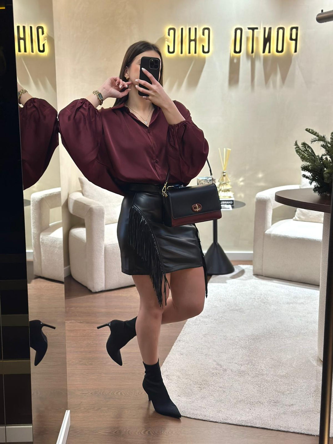 CAMISA BORDEAUX CURTA ACETINADA PONTO CHIC