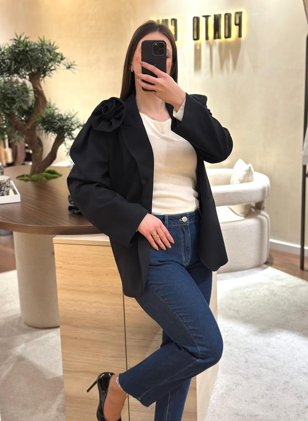 CALÇA DE GANGA MOM JEANS AZUL DESFIADA PONTO CHIC