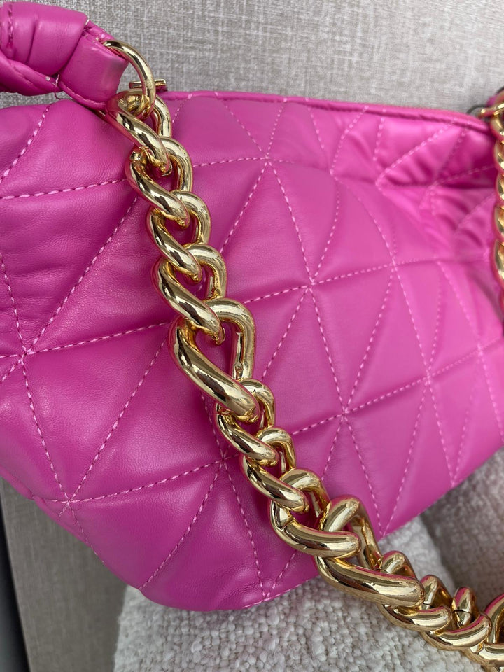 MALA  ACOLCHOADA ROSA COM CORRENTE PONTO CHIC