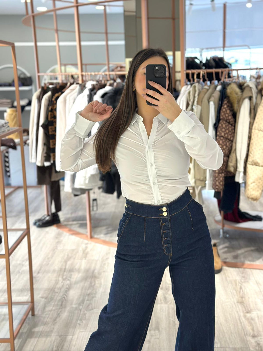 CAMISA BRANCA FRANZIDA PONTO CHIC
