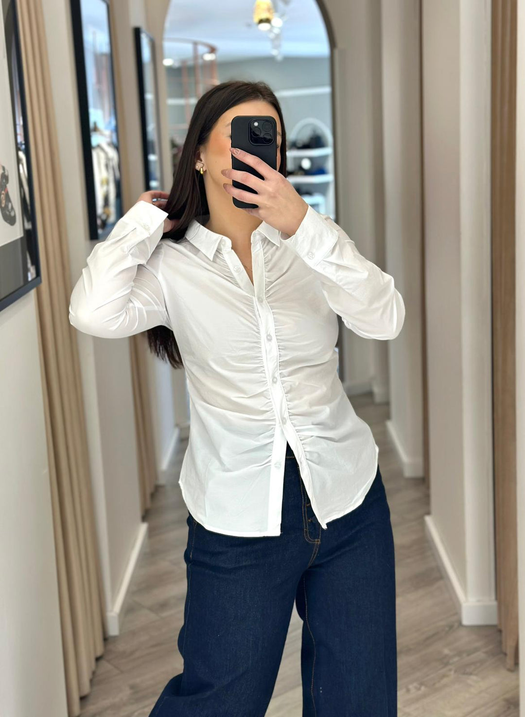 CAMISA BRANCA FRANZIDA PONTO CHIC