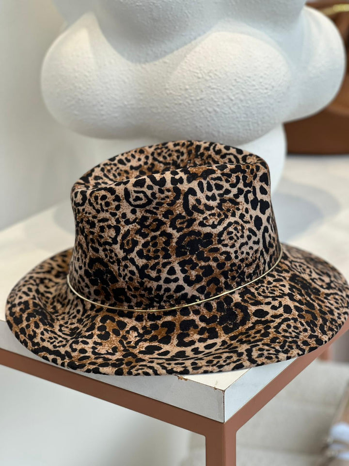 CHAPÉU ANIMAL PRINT COM DETALHE DOURADO RINASCIMENTO