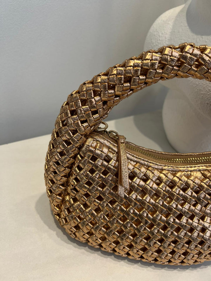 BOLSA TRANÇADA METALIZADA DOURADA PONTO CHIC