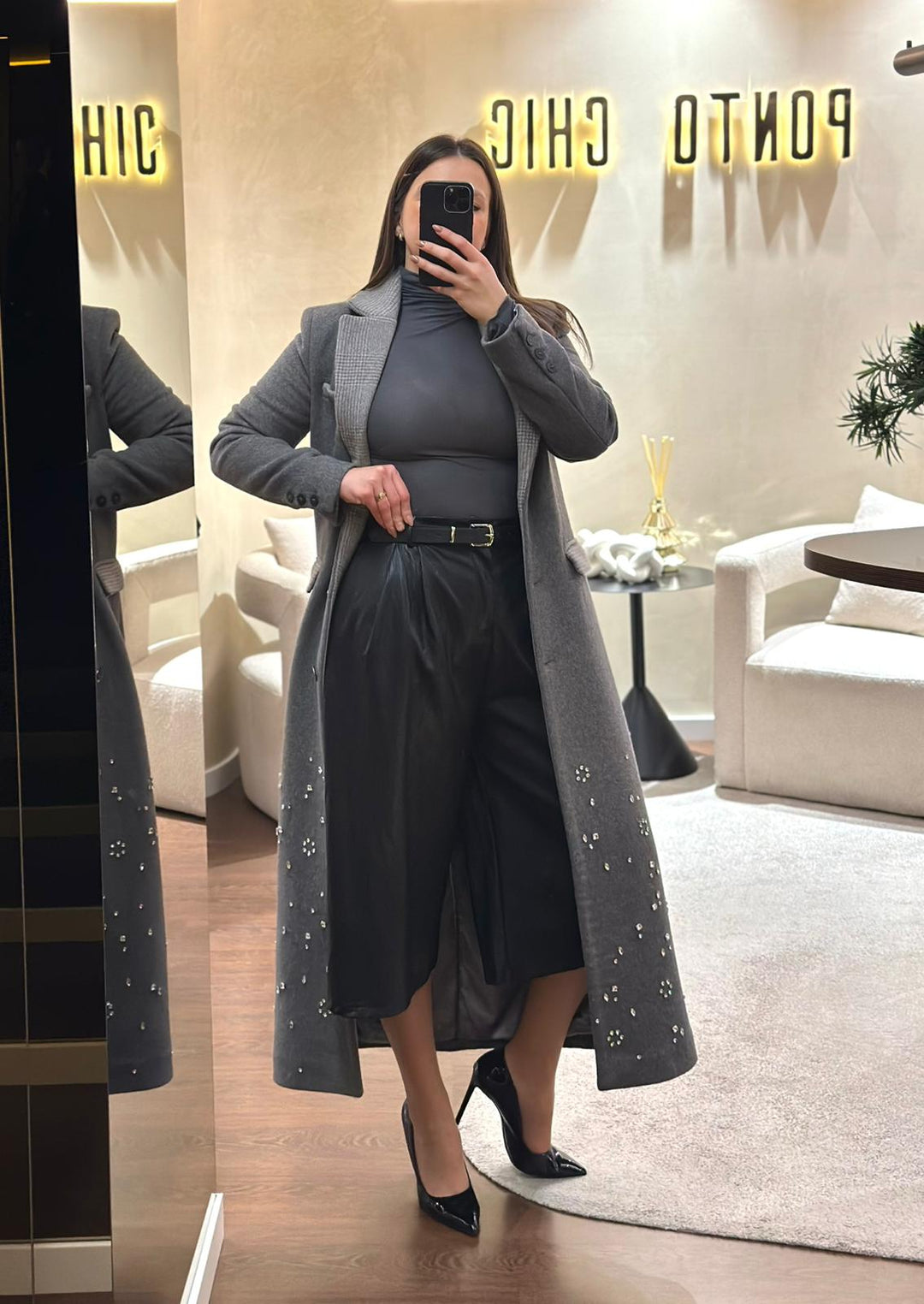 CULOTTE PRETA EM ECOPELE PONTO CHIC