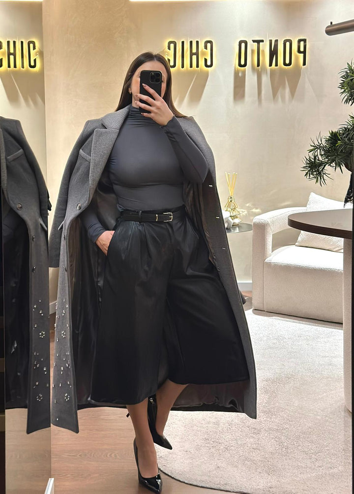 CULOTTE PRETA EM ECOPELE PONTO CHIC