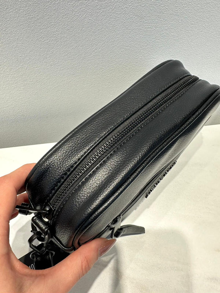 BOLSA PRETA DE MÃO ANTONY MORATO