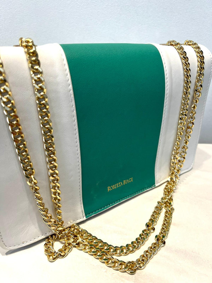 MALA BRANCA E VERDE COM TACHAS E CORRENTE DOURADA ROBERTA BIAGGI