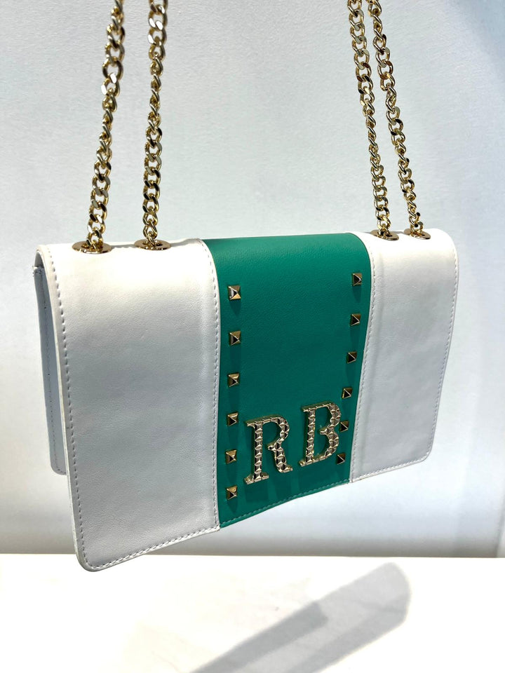 MALA BRANCA E VERDE COM TACHAS E CORRENTE DOURADA ROBERTA BIAGGI