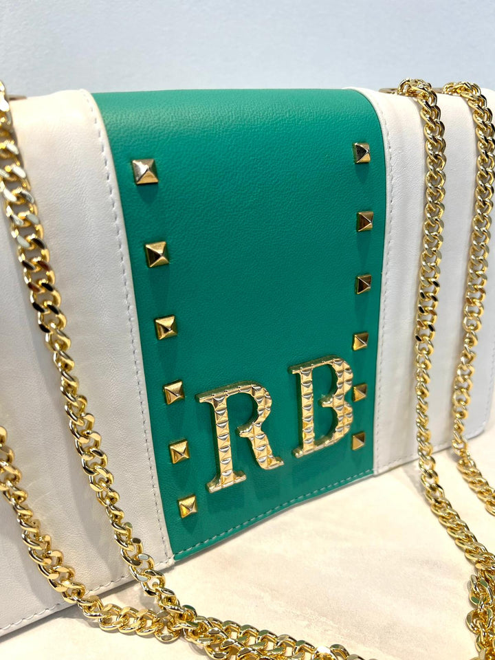 MALA BRANCA E VERDE COM TACHAS E CORRENTE DOURADA ROBERTA BIAGGI