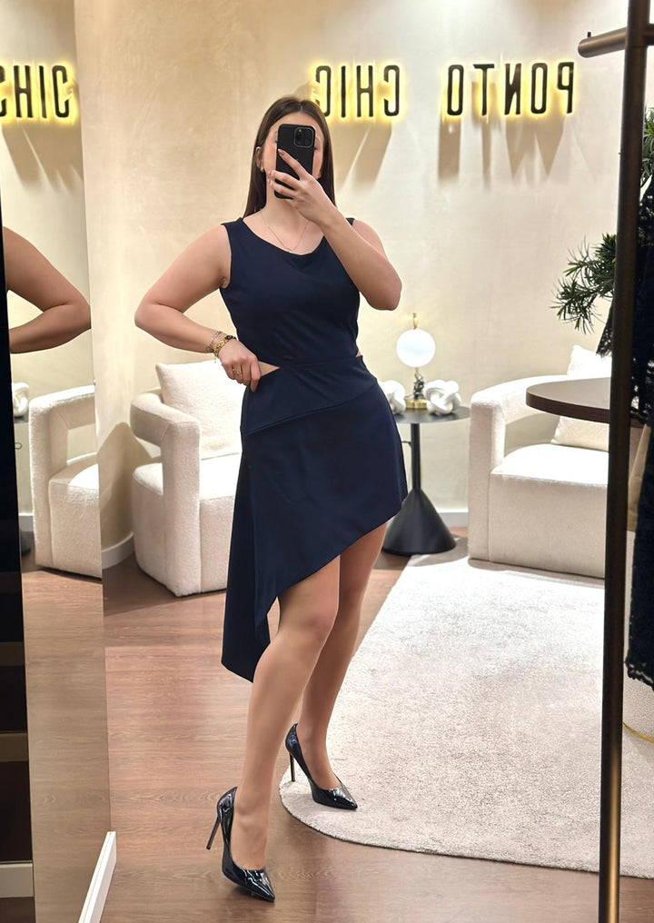 VESTIDO AZUL COM RECORTES RINASCIMENTO