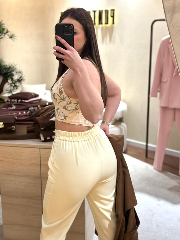 CALÇA  AMARELA COM FIVELA PONTO CHIC