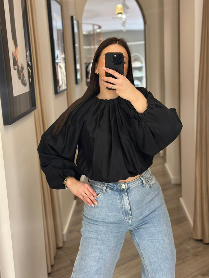 BLUSA PRETA COM CORTE ABALONADO ELEH