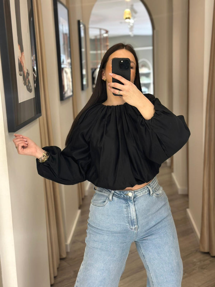 BLUSA PRETA COM CORTE ABALONADO ELEH