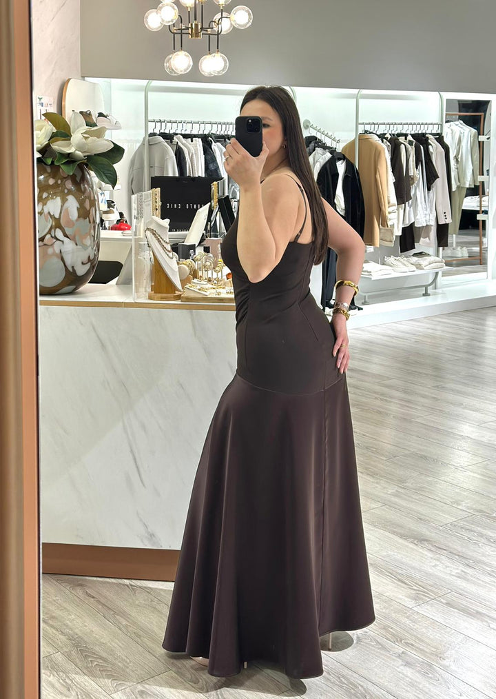 VESTIDO COMPRIDO CASTANHO COM ALÇAS RINASCIMENTO