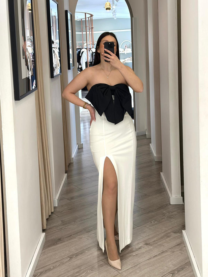 VESTIDO BRANCO COM LAÇO PRETO RINASCIMENTO