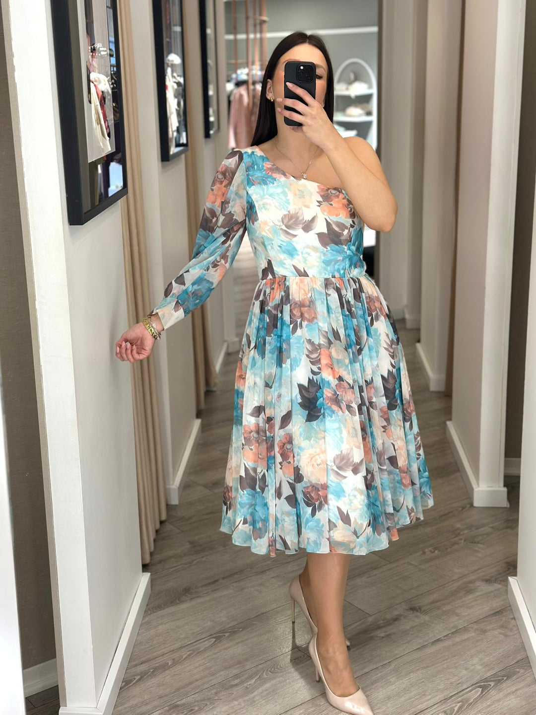 VESTIDO MIDI ESTAMPADO ASSIMÉTRICO COM MANGA UNILATERAL PONTO CHIC