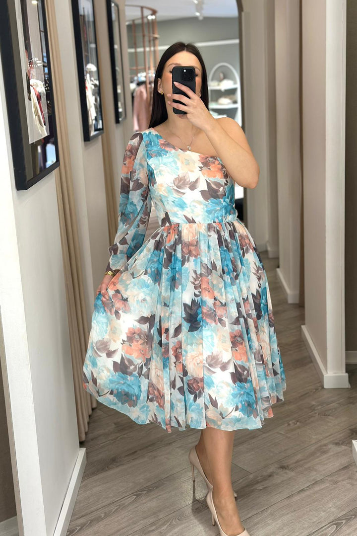 VESTIDO MIDI ESTAMPADO ASSIMÉTRICO COM MANGA UNILATERAL PONTO CHIC