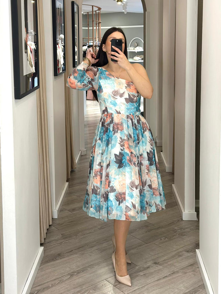 VESTIDO MIDI ESTAMPADO ASSIMÉTRICO COM MANGA UNILATERAL PONTO CHIC
